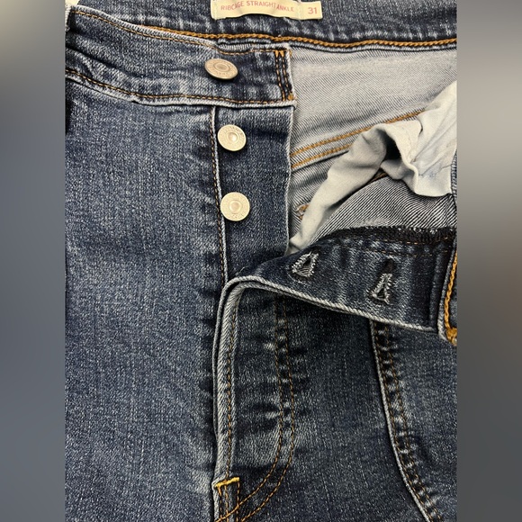 Levis Ribcage Straight Ankle Jeans - Picture 6 of 9